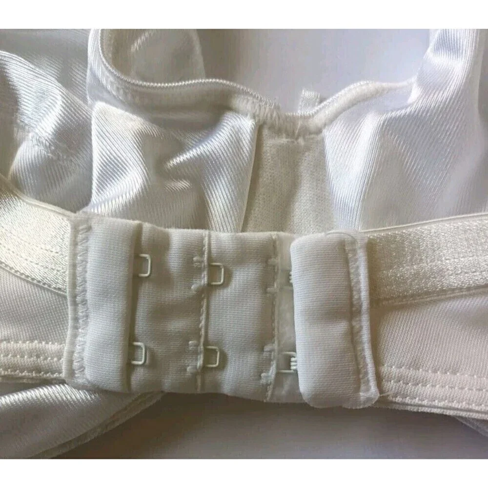 Playtex 18-Hour Bra Sz  36B White Satin Floral Padded  Underwire Comfort Straps